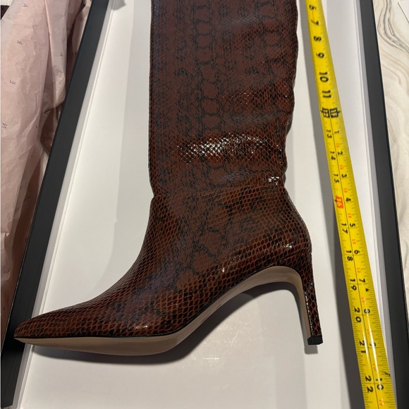 Beautiful never worn BCB generation brown snake pony toe boots - Picture 7 of 9